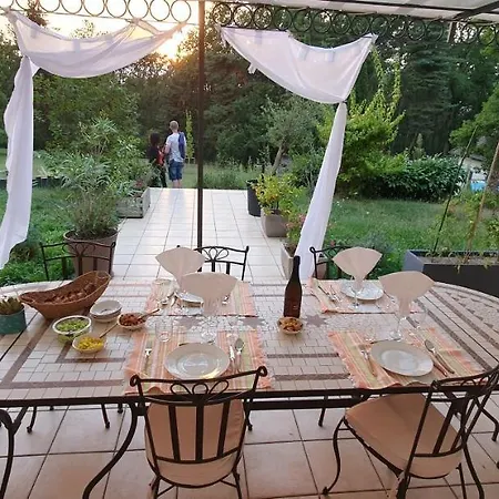 Les Bois De D'hotes Frühstückspension Ravel